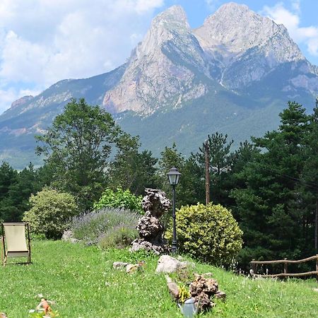 Отель L'Indret Del Pedraforca Adults Only Сальдес Экстерьер фото